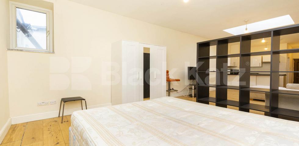 Large studio flat located within a gated development High Street , Hornsey 